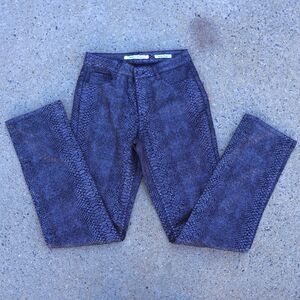 Jones NY Snakeskin Print Jeans 6 Mid Rise Straight Leg Black Gray Animal Print